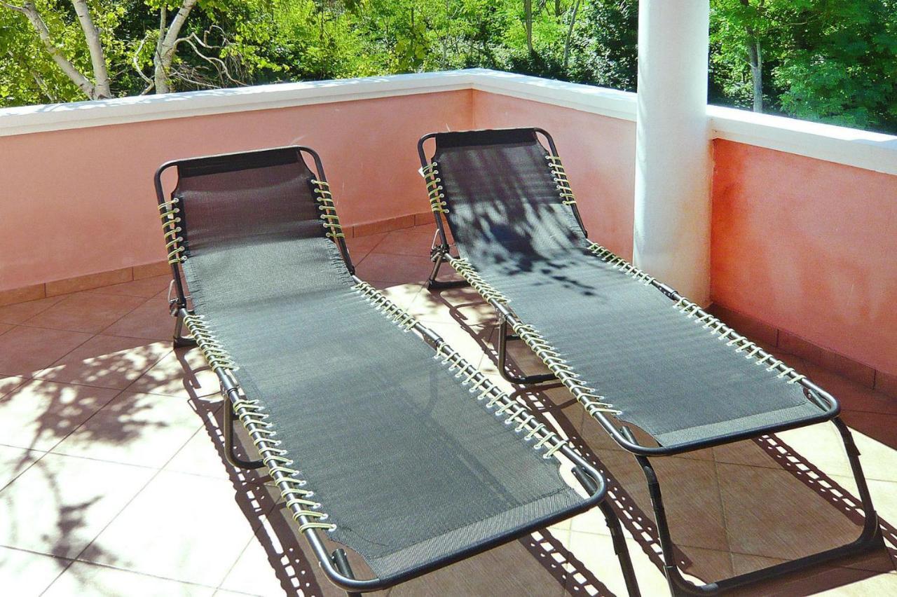 Apartments Ljilja In Privlaka, Near Sandy Beach プリヴラカ エクステリア 写真