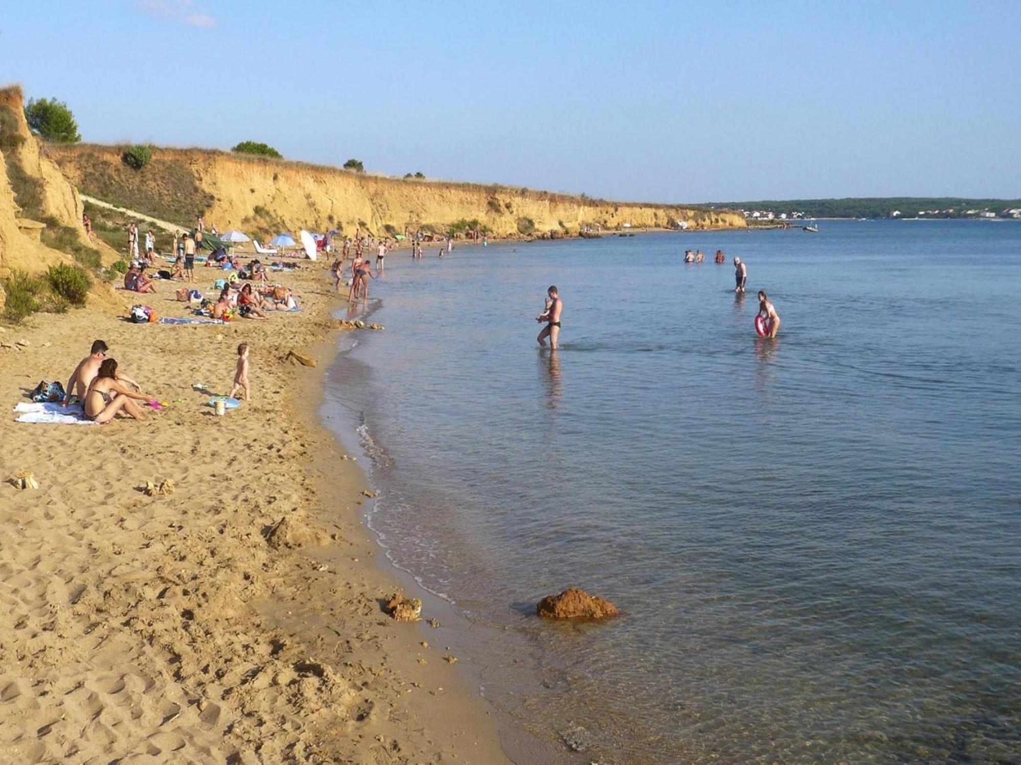 Apartments Ljilja In Privlaka, Near Sandy Beach プリヴラカ エクステリア 写真