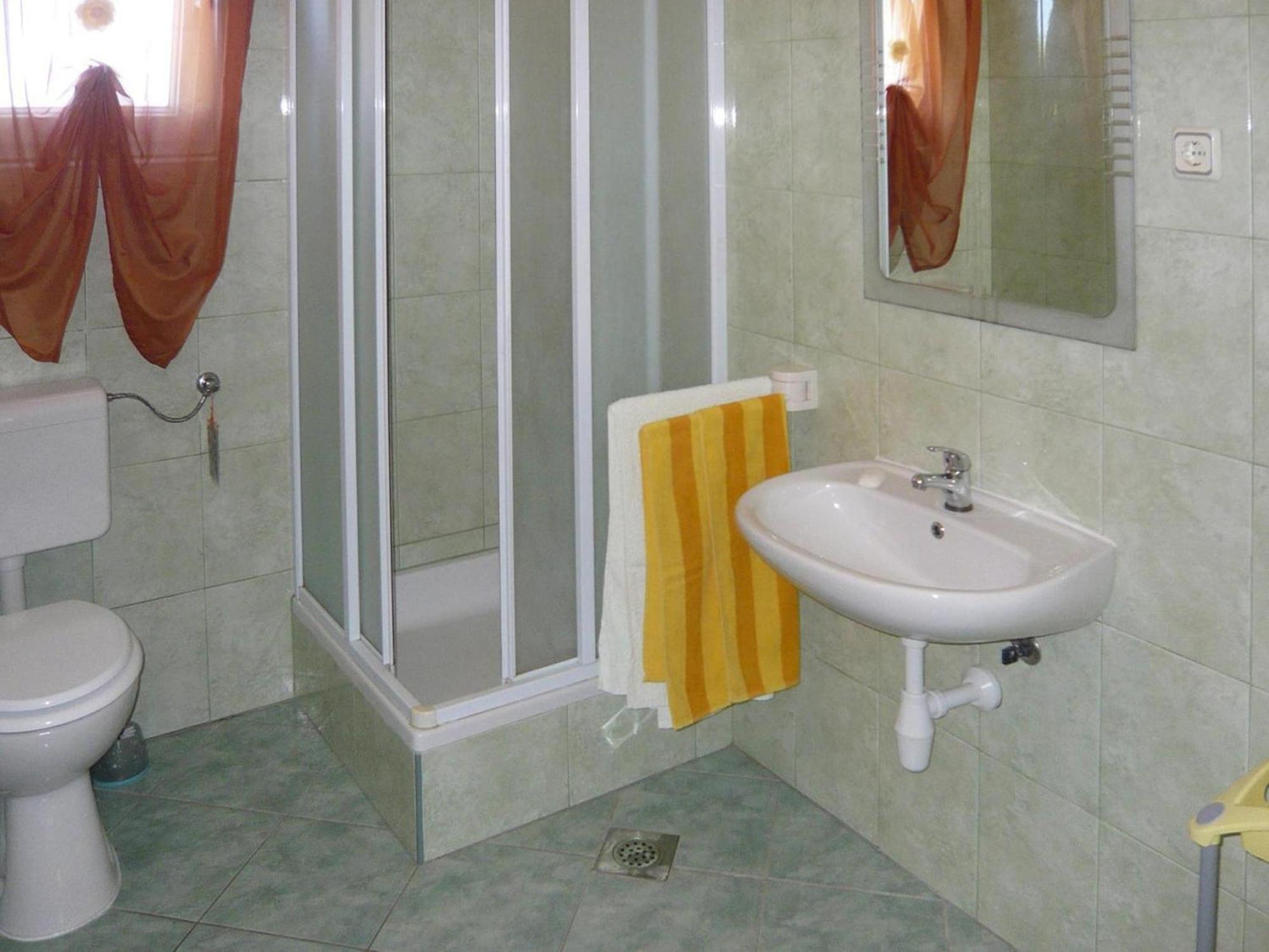 Apartments Ljilja In Privlaka, Near Sandy Beach プリヴラカ エクステリア 写真